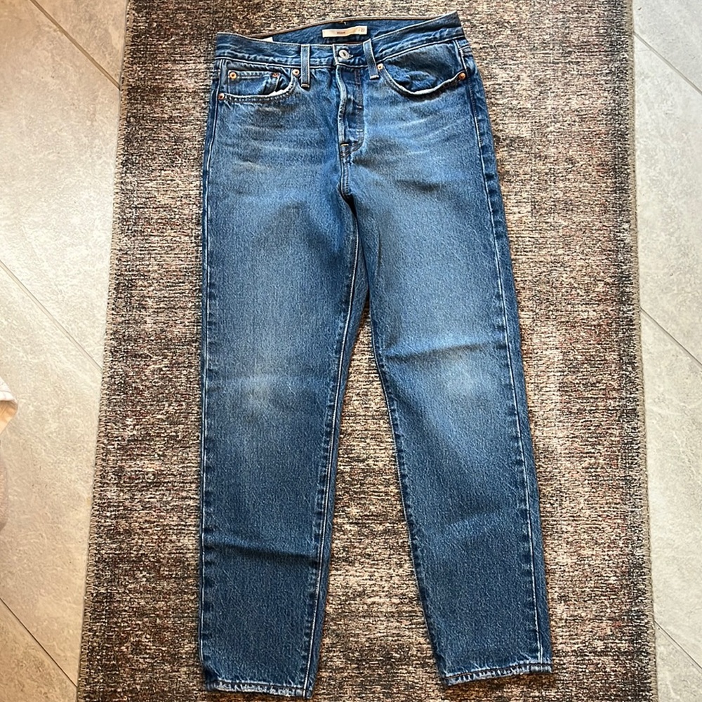 Levi’s Wedgie